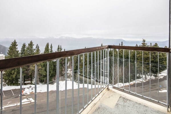 Foto van Gezellige berghut in de buurt van Bachat Boulevard - TerraceBalcony