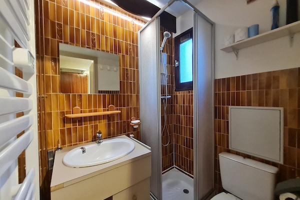 Foto van Compact en comfortabel verblijf in de Alpen - Vakantiehuis in Les Deux Alpes - BathRoom