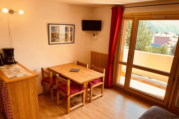 Foto van Gezellig appartement met uitzicht op de bergen in Les Deux Alpes voor 4 personen - DiningRoom