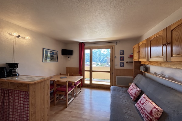 Foto van Gezellig appartement met uitzicht op de bergen in Les Deux Alpes voor 4 personen - LivingRoom