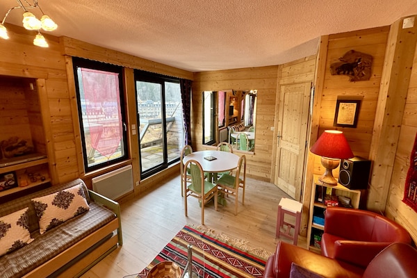 Foto van Zonnig toevluchtsoord aan de rand van de stad - Vakantiehuis in Mont-Dore - LivingRoom