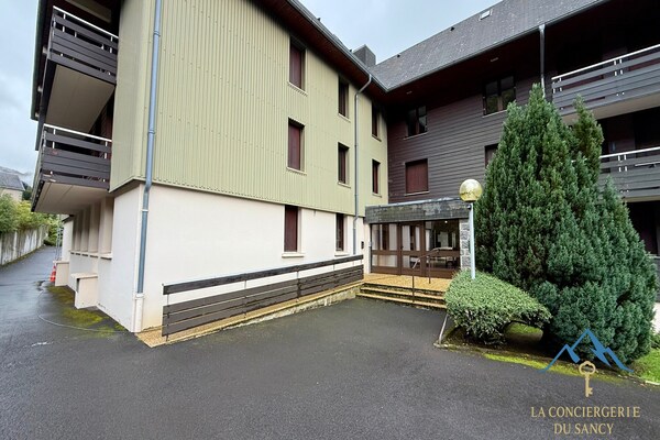 Foto van Familiecentrum met moderne voorzieningen - Vakantiehuis in Mont-Dore - Outdoor