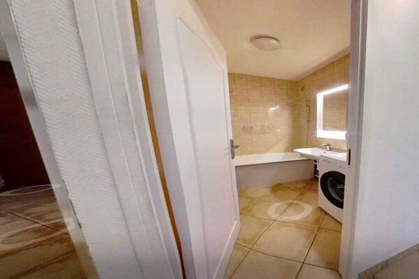 Foto van Gezellige kamer in een vriendelijk gedeeld appartement – Lyon 8e - Untagged