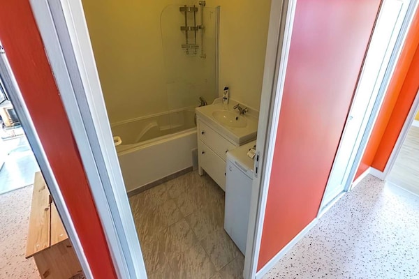 Foto van Gezellige kamer in een vriendelijk gedeeld appartement – Lyon 8e - Untagged