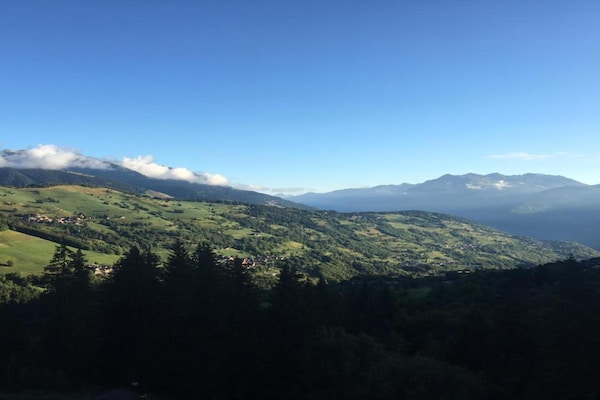 Foto van Appartement in Doucy met Uitzicht op Bergen - Vakantiehuis in Doucy - AreaSummer20KM