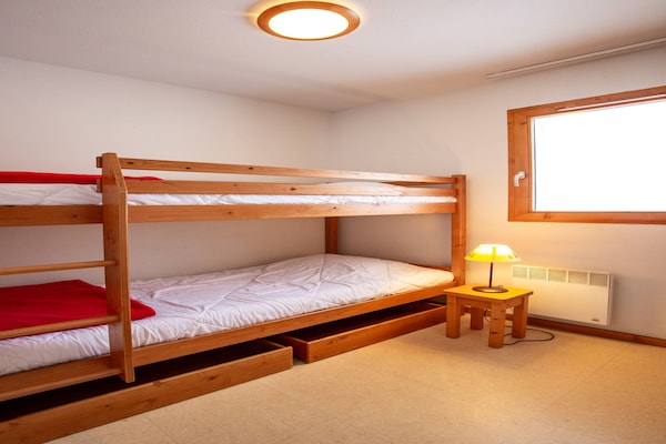 Foto van Appartement in Val Cenis met uitzicht op de bergen - ChildrenRoom