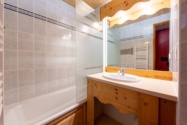 Foto van Appartement in Modane bij de Skipiste - Vakantiehuis in Modane - BathRoom