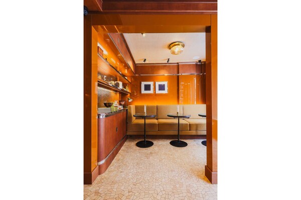 Foto van Vertrouwelijke kamer 3, op een steenworp afstand van het Louvre - Indoor