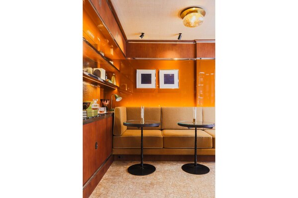 Foto van Vertrouwelijke kamer 3, op een steenworp afstand van het Louvre - Indoor