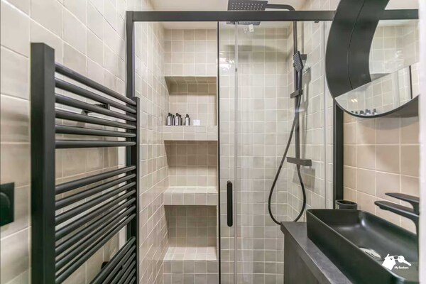 Foto van Luxe appartement met 1 slaapkamer en 4 zitplaatsen in het hart van Parijs. - Untagged