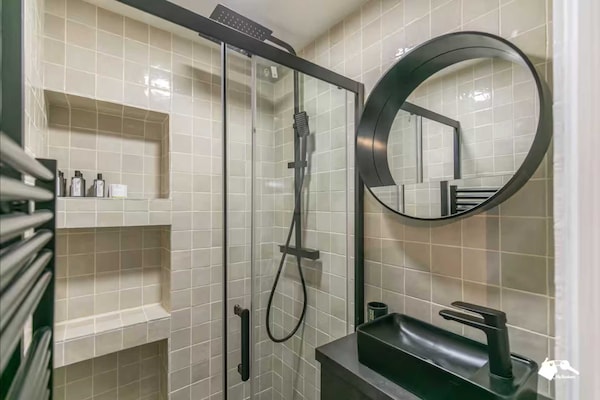 Foto van Luxe appartement met 1 slaapkamer en 4 zitplaatsen in het hart van Parijs. - Untagged