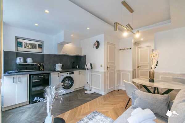 Foto van Luxe appartement met 1 slaapkamer en 4 zitplaatsen in het hart van Parijs. - Untagged