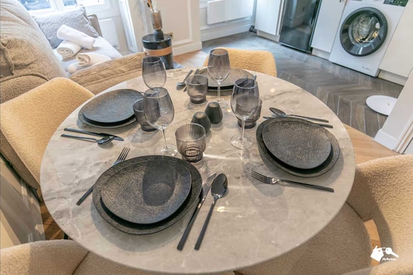 Foto van Luxe appartement met 1 slaapkamer en 4 zitplaatsen in het hart van Parijs. - Untagged