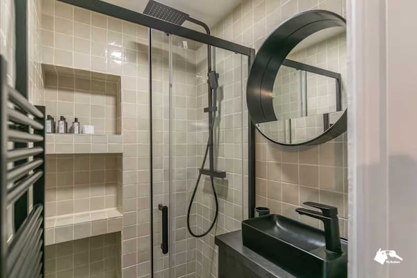 Foto van Luxe appartement met 1 slaapkamer en 4 zitplaatsen in het hart van Parijs. - Untagged