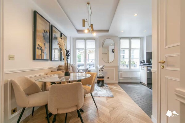 Foto van Luxe appartement met 1 slaapkamer en 4 zitplaatsen in het hart van Parijs. - Untagged