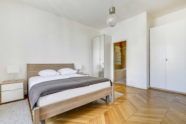 Foto van Ruim appartement met 1 slaapkamer en 4 plaatsen - Champs-Élysées - Untagged