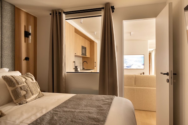 Foto van Elegant appartement - 3 slaapkamers - 8 plaatsen - Canal Saint-Martin - Untagged