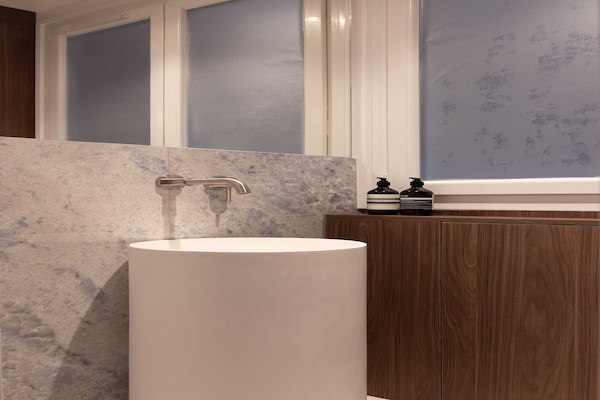Foto van Luxe appartement / Airconditioning - 4 slaapkamers / 8 plaatsen - Bastille - Untagged