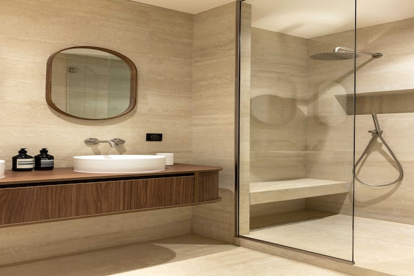 Foto van Luxe appartement / Airconditioning - 4 slaapkamers / 8 plaatsen - Bastille - Untagged