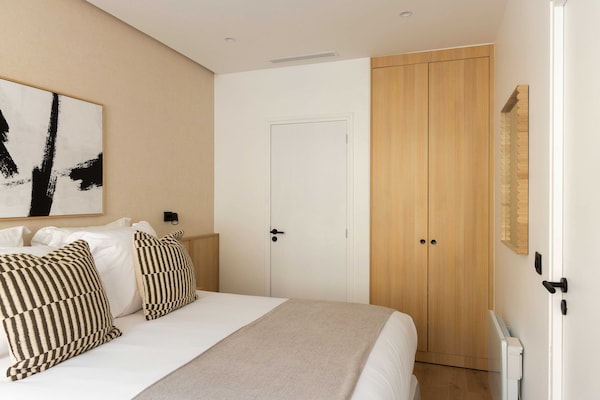 Foto van Elegant appartement - AC-3BR-8P - Place de la Nation - Untagged