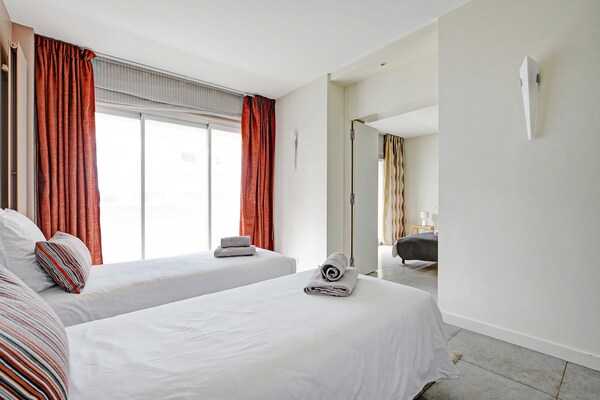 Foto van Uitzonderlijk 3BDR/6P appartement - Uitzicht op de Eiffeltoren - Untagged