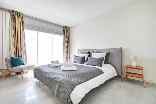 Foto van Uitzonderlijk 3BDR/6P appartement - Uitzicht op de Eiffeltoren - Untagged