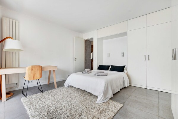 Foto van Uitzonderlijk 3BDR/6P appartement - Uitzicht op de Eiffeltoren - Untagged