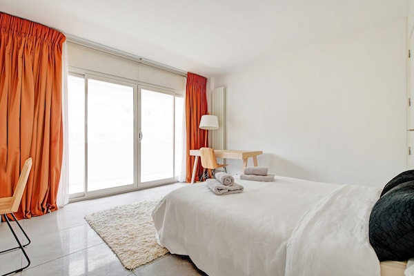 Foto van Uitzonderlijk 3BDR/6P appartement - Uitzicht op de Eiffeltoren - Untagged