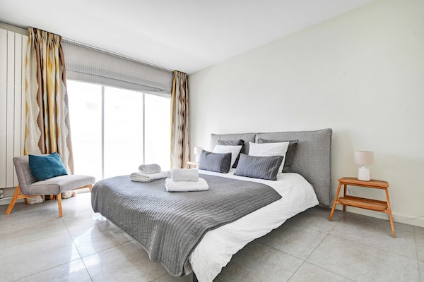 Foto van Uitzonderlijk 3BDR/6P appartement - Uitzicht op de Eiffeltoren - Untagged