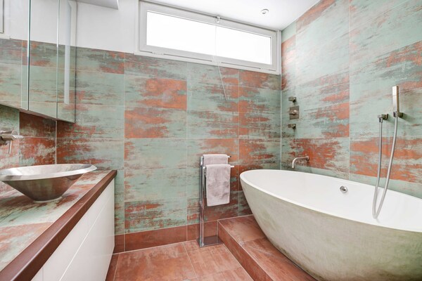 Foto van Uitzonderlijk 3BDR/6P appartement - Uitzicht op de Eiffeltoren - Untagged