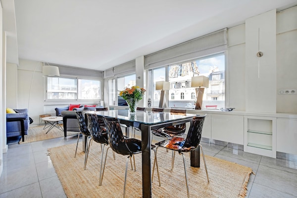 Foto van Uitzonderlijk 3BDR/6P appartement - Uitzicht op de Eiffeltoren - Untagged