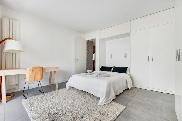 Foto van Uitzonderlijk 3BDR/6P appartement - Uitzicht op de Eiffeltoren - Untagged