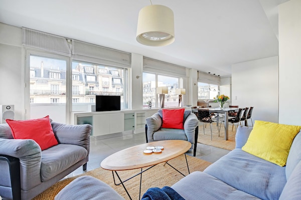 Foto van Uitzonderlijk 3BDR/6P appartement - Uitzicht op de Eiffeltoren - Untagged