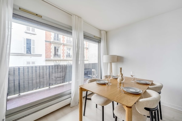 Foto van Ruim appartement met 1 slaapkamer en 2 badkamers - Auteuil - Untagged