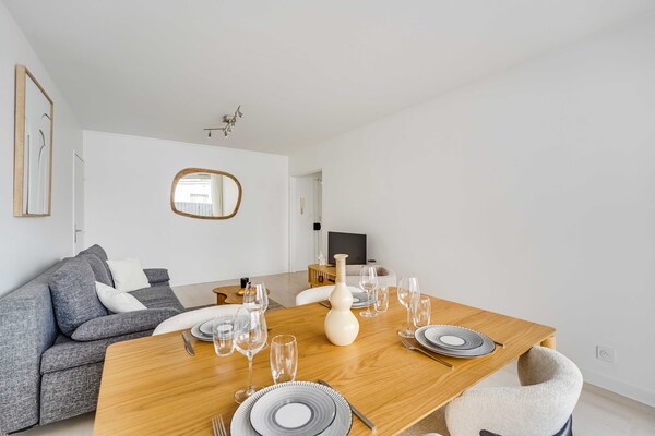Foto van Ruim appartement met 1 slaapkamer en 2 badkamers - Auteuil - Untagged