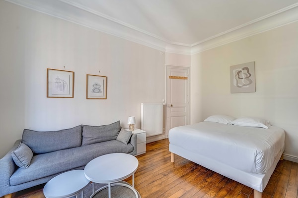 Foto van 2-slaapkamer/4-persoons appartement nabij Batignolles - LivingRoom