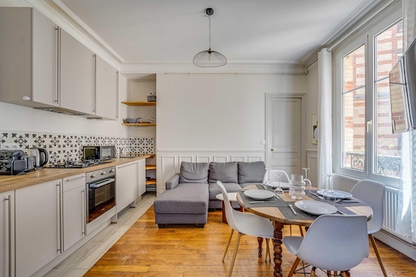 Foto van 2-slaapkamer/4-persoons appartement nabij Batignolles - LivingRoom