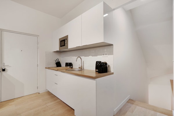 Foto van Intiem appartement met airco en jacuzzi - Montmartre - 