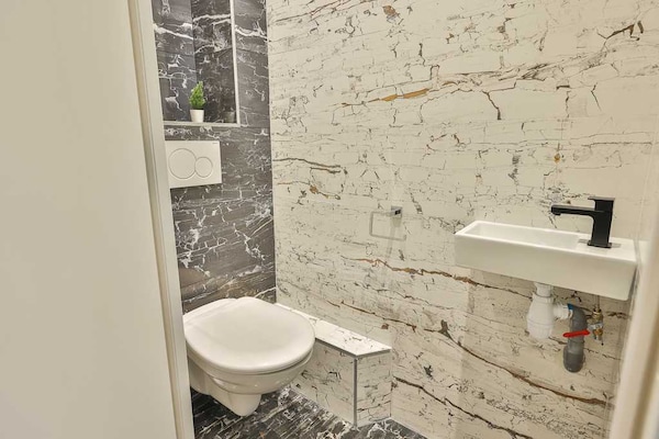 Foto van Onlangs gerenoveerd appartement ☆ Canal de Lourq ☆ - 