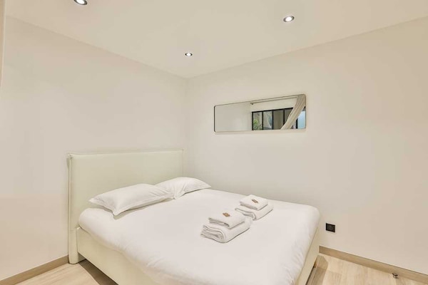 Foto van Onlangs gerenoveerd appartement ☆ Canal de Lourq ☆ - 