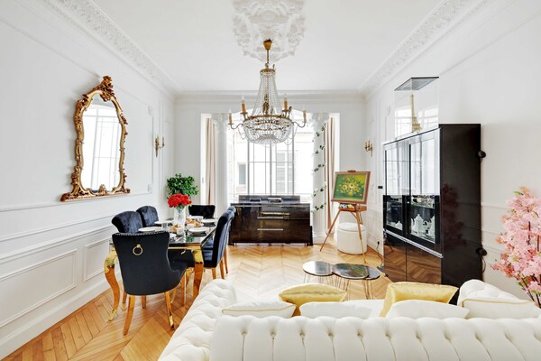 Foto van Luxe appartement met 2 slaapkamers en 6 badkamers - Arc de Triomphe - Untagged