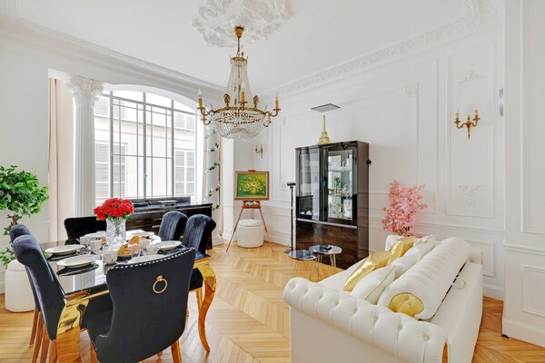 Foto van Luxe appartement met 2 slaapkamers en 6 badkamers - Arc de Triomphe - Untagged