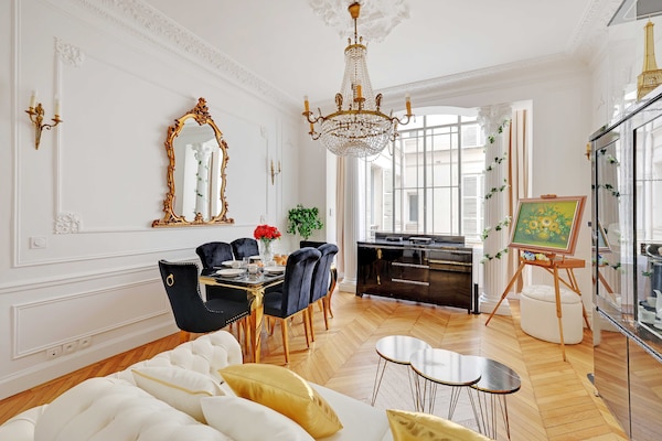 Foto van Luxe appartement met 2 slaapkamers en 6 badkamers - Arc de Triomphe - Untagged