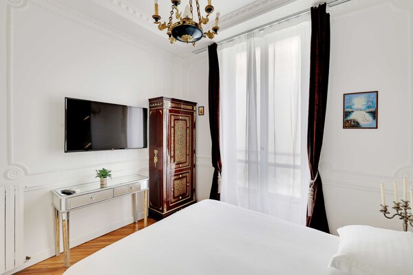 Foto van Luxe appartement met 2 slaapkamers en 6 badkamers - Arc de Triomphe - Untagged