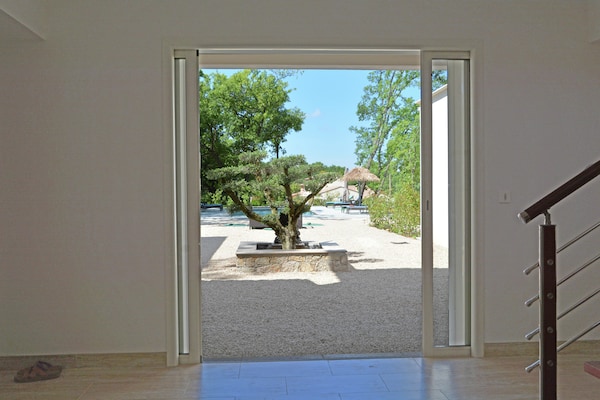 Foto van Villa in Montauroux met Zwembad en Uitzicht - Vakantiehuis in Montauroux - HallReception