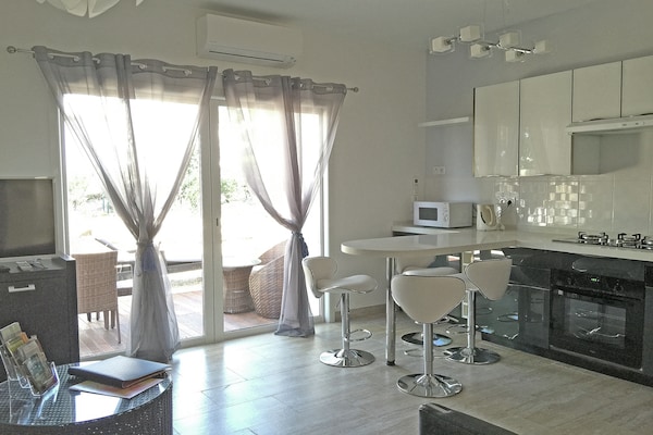Foto van Villa in Montauroux met Zwembad en Uitzicht - Vakantiehuis in Montauroux - LivingRoom