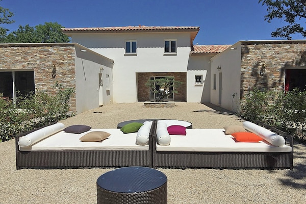 Foto van Villa in Montauroux met Zwembad en Uitzicht - Vakantiehuis in Montauroux - ExteriorSummer