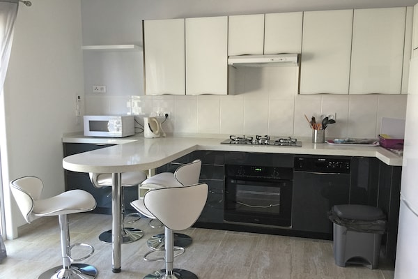 Foto van Villa in Montauroux met Zwembad en Uitzicht - Vakantiehuis in Montauroux - Kitchen