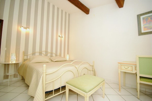 Foto van Vakantiehuis in Le Thor met privézwembad - Vakantiehuis in Le Thor - BedRoom