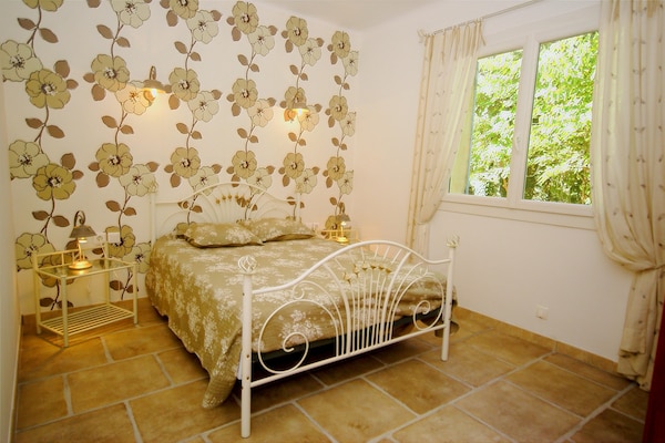 Foto van Vakantiehuis in Le Thor met privézwembad - Vakantiehuis in Le Thor - BedRoom